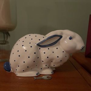 NEW, unused Tiffany bunny bank (blue) Austria - w/ original stopper and key